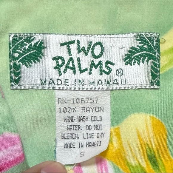 Vibrant Floral Men's Hawaiian Button Down Shirt - Picture 2 of 5